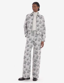 URBAN BLOUSON IN FLOWERS JACQUARD -Maisonkitsune Store lw02112wt3002 o197 11